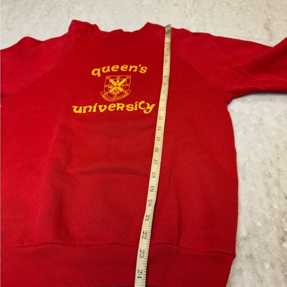 Vintage Queen's University Red Sweatshirt - Picture 5 of 5